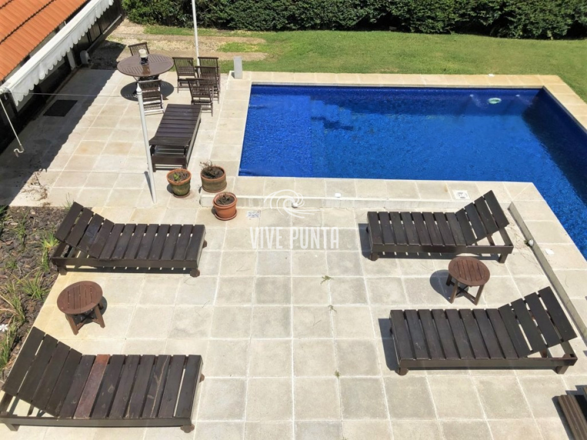 Casa ID.846 - Cómoda Casa de 5 Dormitorios y Piscina Climatizada en Punta del Este