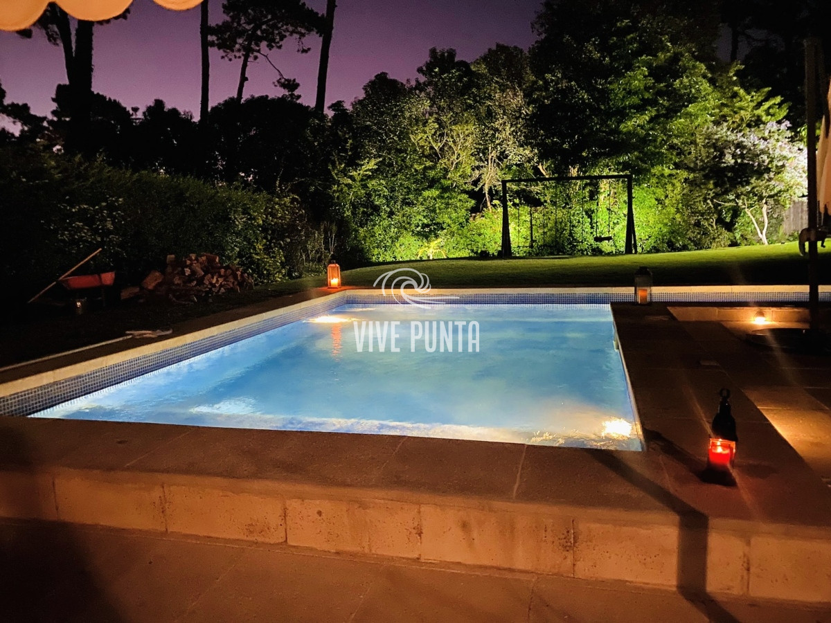Casa ID.846 - Cómoda Casa de 5 Dormitorios y Piscina Climatizada en Punta del Este