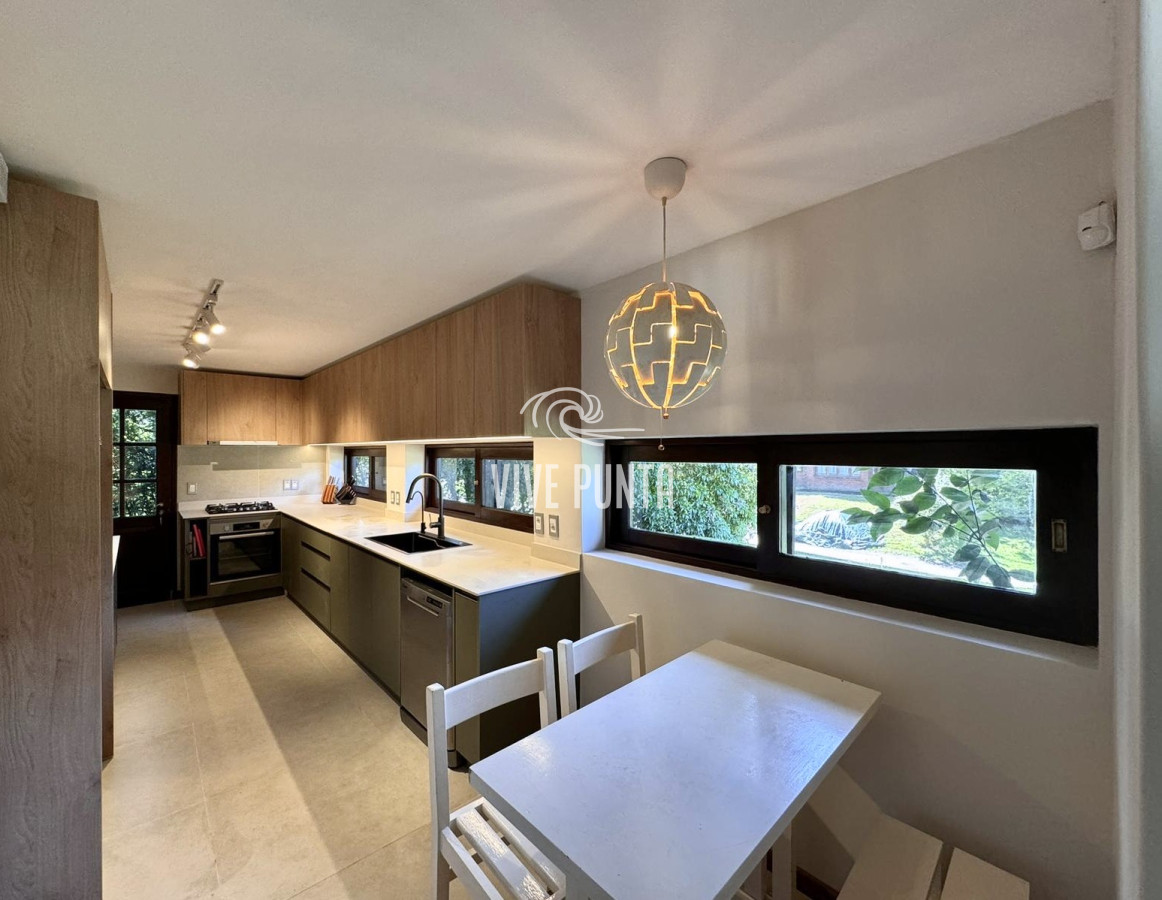 Casa ID.846 - Cómoda Casa de 5 Dormitorios y Piscina Climatizada en Punta del Este