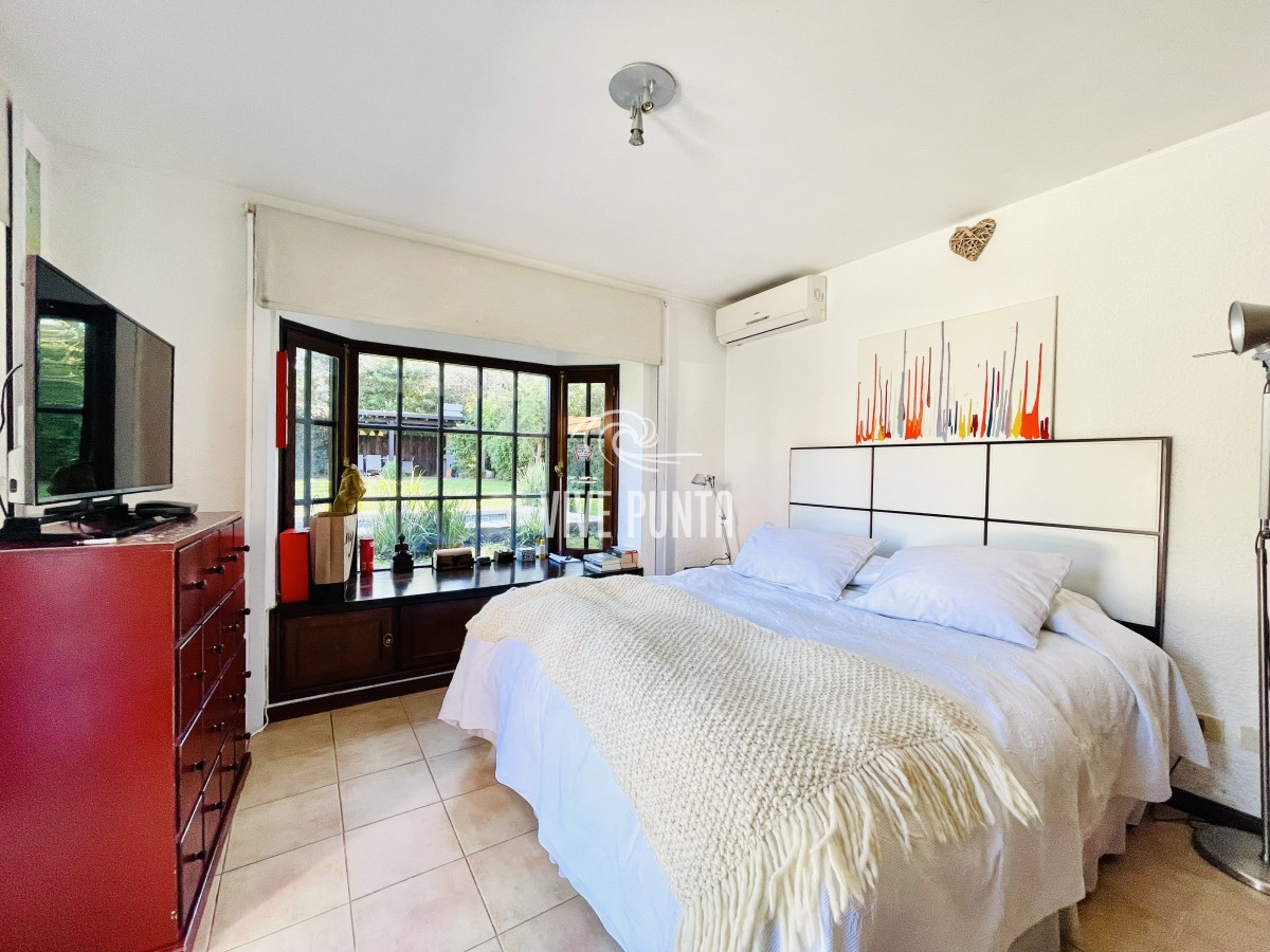 Casa ID.846 - Cómoda Casa de 5 Dormitorios y Piscina Climatizada en Punta del Este