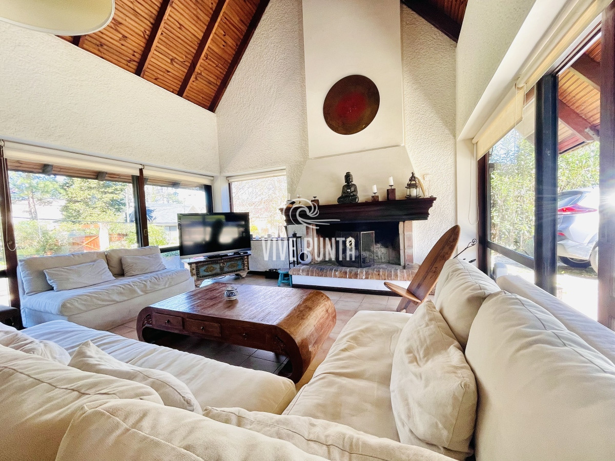 Casa ID.846 - Cómoda Casa de 5 Dormitorios y Piscina Climatizada en Punta del Este