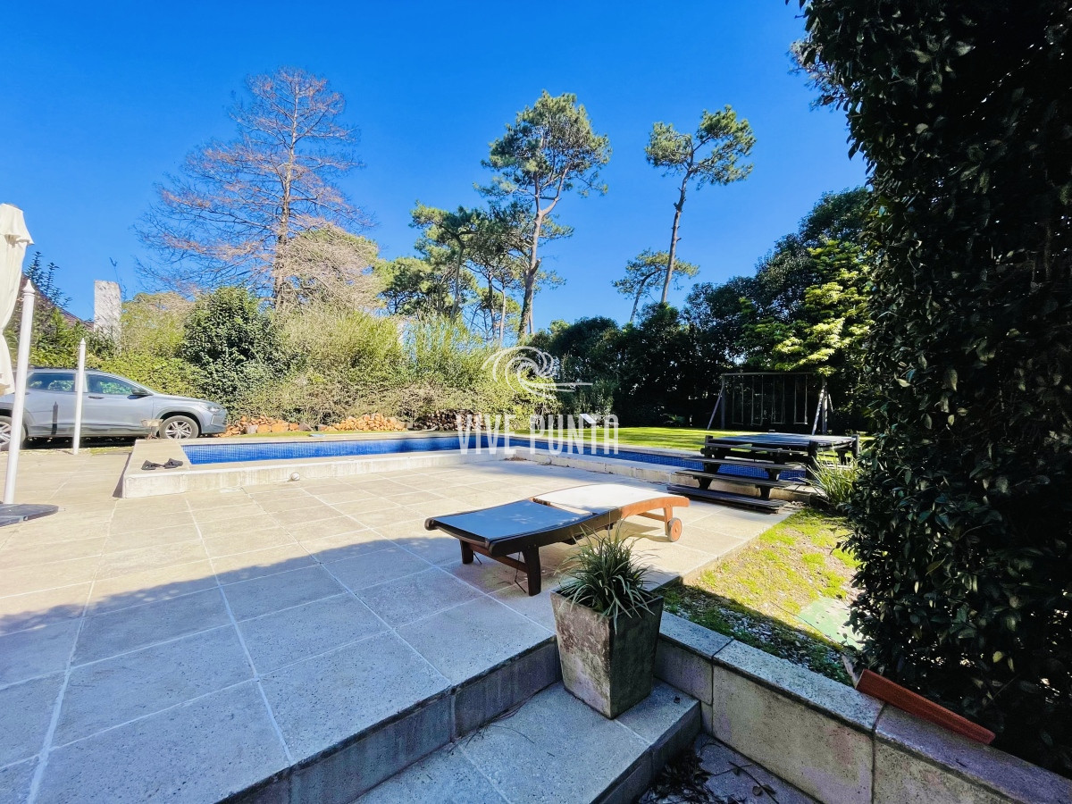 Casa ID.846 - Cómoda Casa de 5 Dormitorios y Piscina Climatizada en Punta del Este