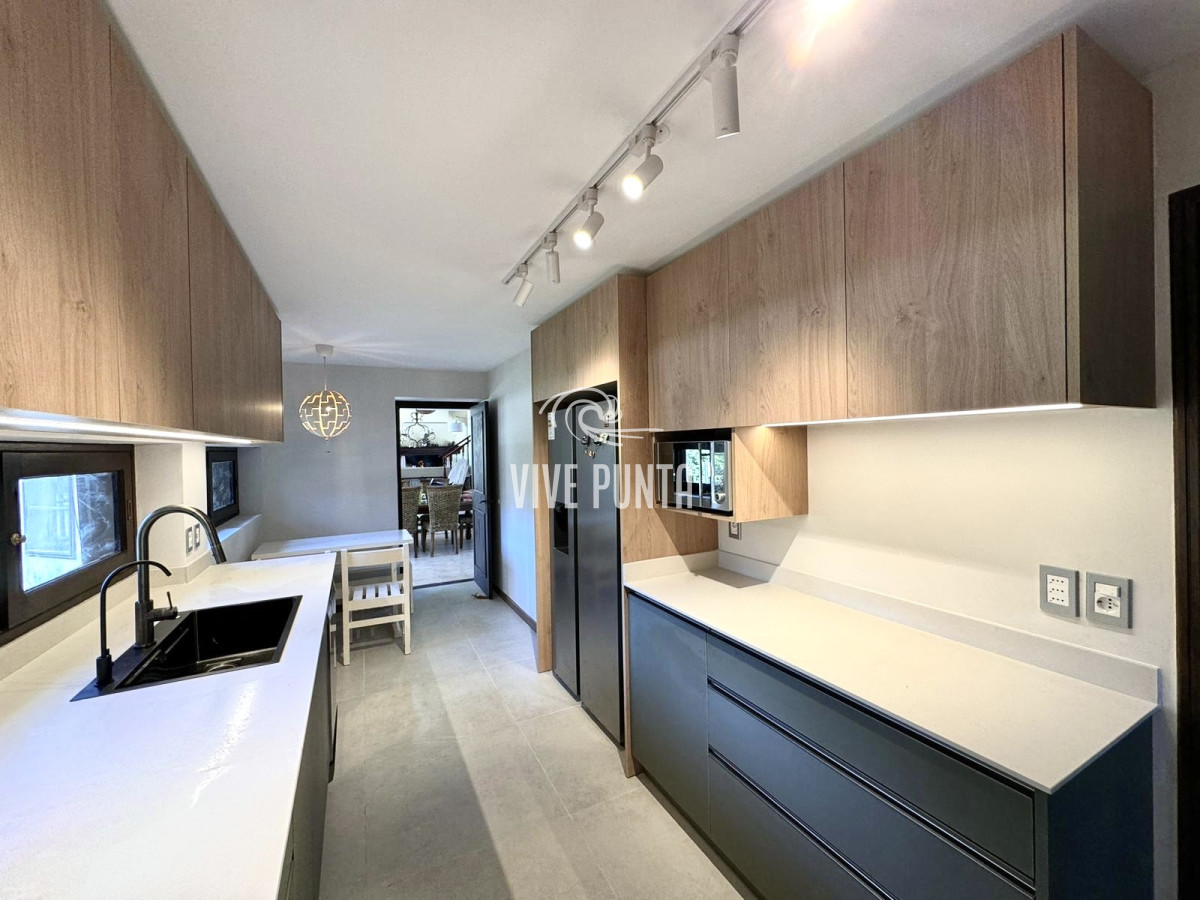 Casa ID.846 - Cómoda Casa de 5 Dormitorios y Piscina Climatizada en Punta del Este
