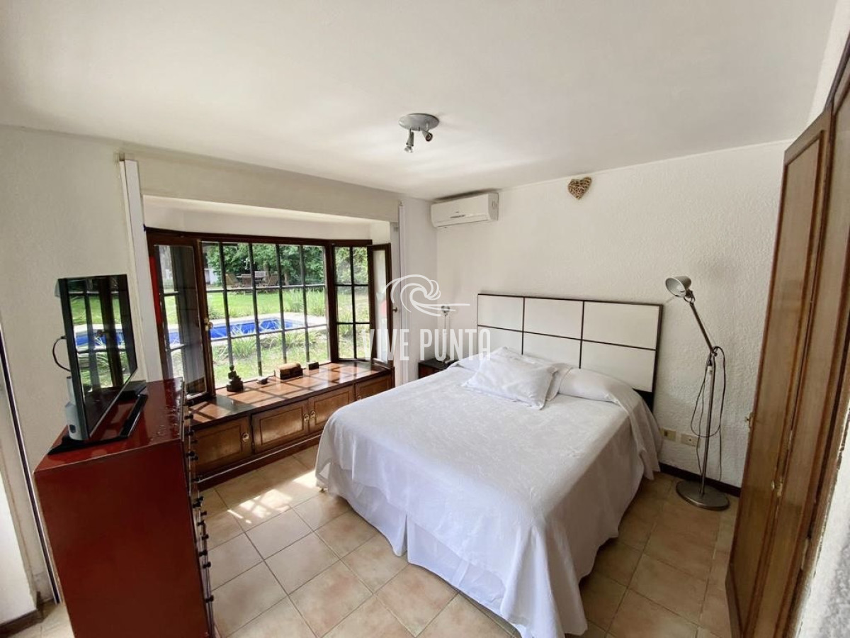 Casa ID.846 - Cómoda Casa de 5 Dormitorios y Piscina Climatizada en Punta del Este