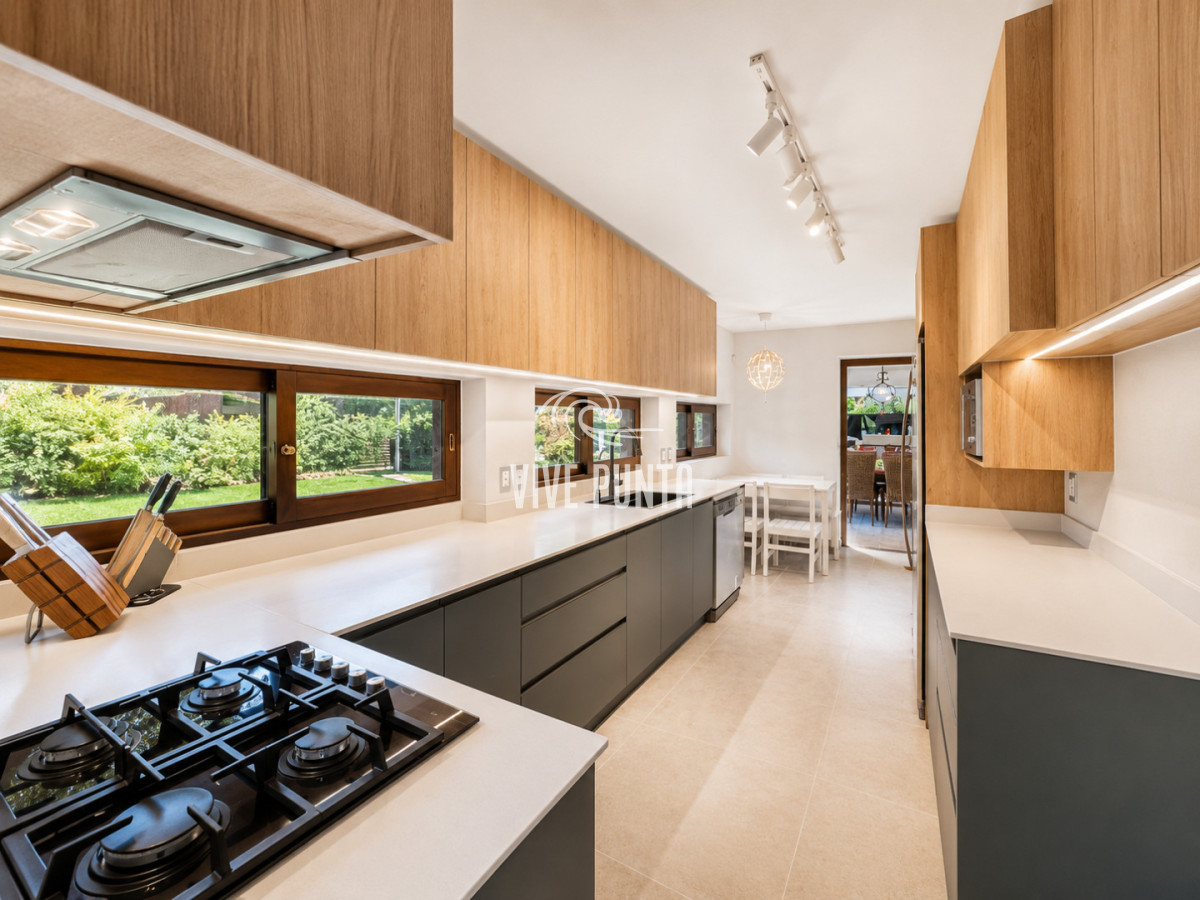 Casa ID.846 - Cómoda Casa de 5 Dormitorios y Piscina Climatizada en Punta del Este