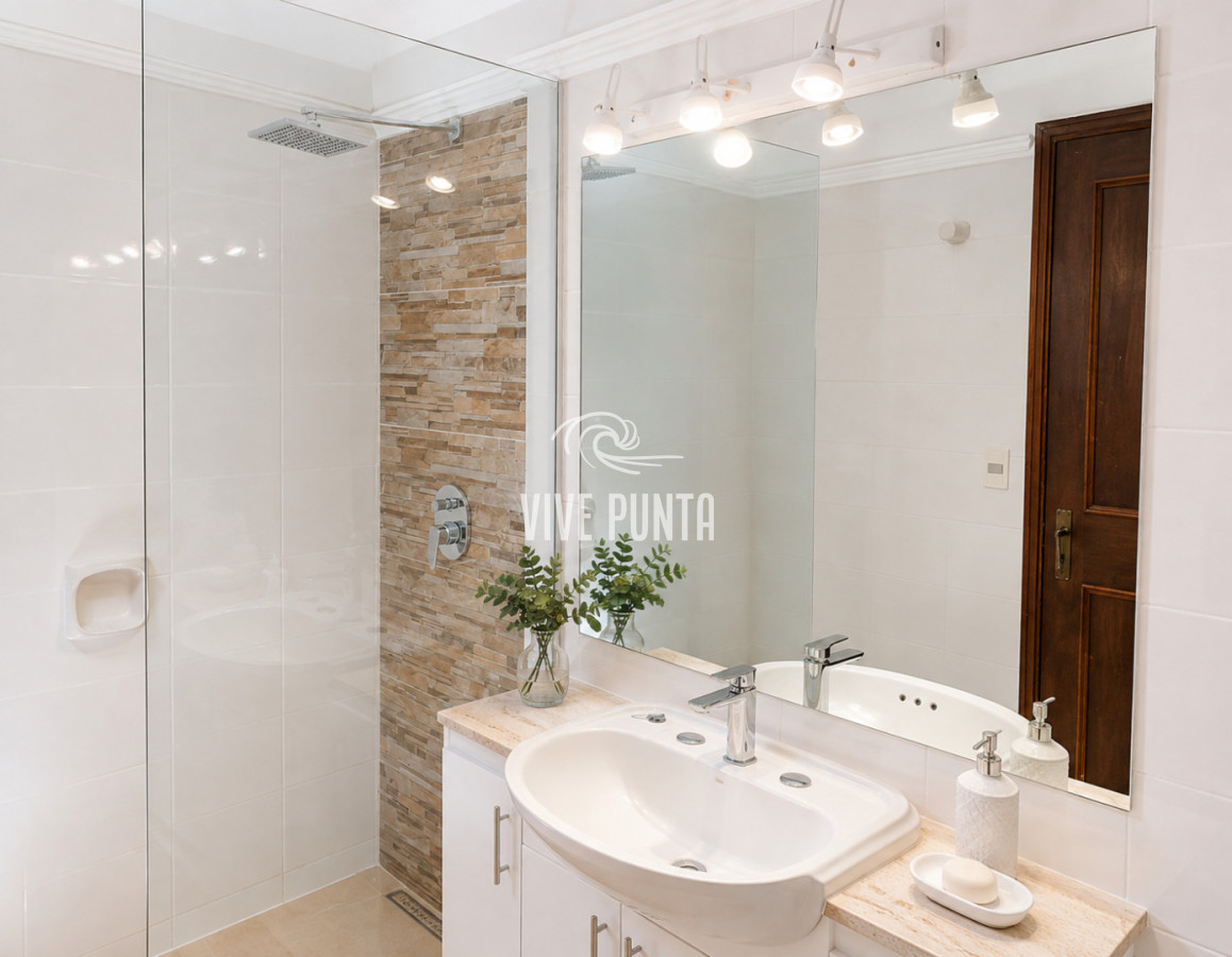 Casa ID.846 - Cómoda Casa de 5 Dormitorios y Piscina Climatizada en Punta del Este