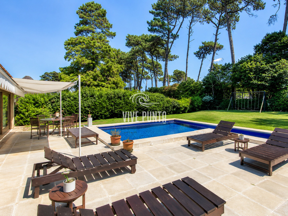 Casa ID.846 - Cómoda Casa de 5 Dormitorios y Piscina Climatizada en Punta del Este