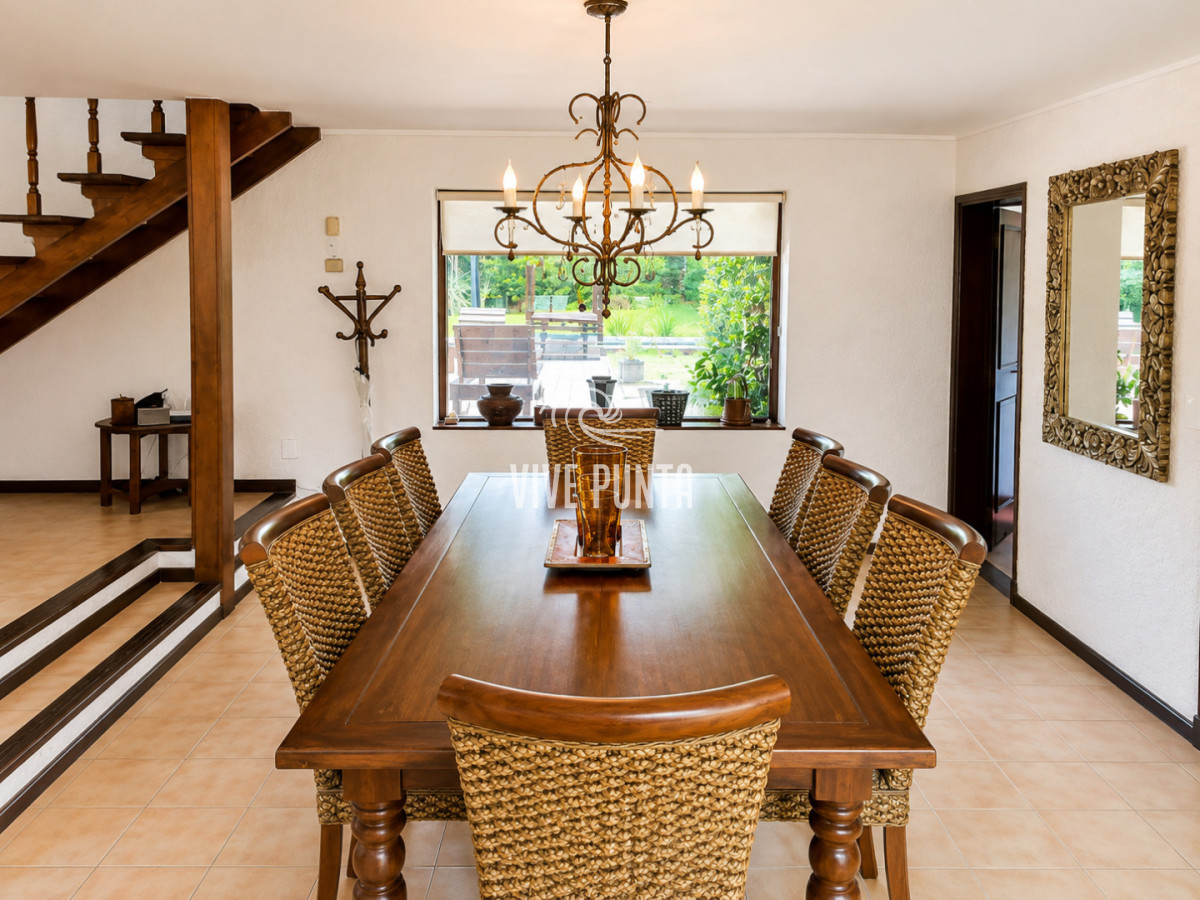 Casa ID.846 - Cómoda Casa de 5 Dormitorios y Piscina Climatizada en Punta del Este