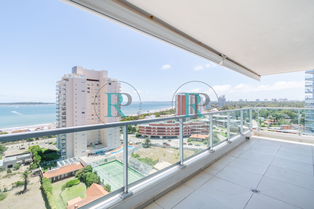Apartamento ID.2320 - Venta de Excelente Apartamento de 3 Dormitorios con Vista al Mar, Playa Mansa, Punta del Este