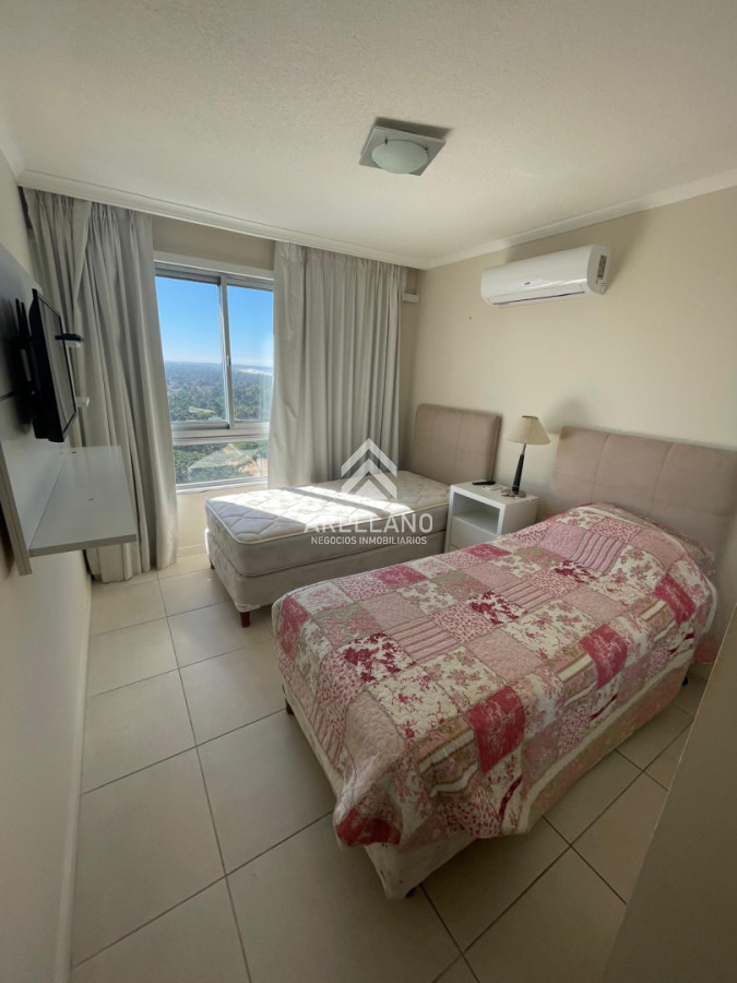 Apartamento ID.6343 - Apartamento luminoso con variedad de servicios en venta, 3 dormitorios, zona Roosevelt Playa Brava