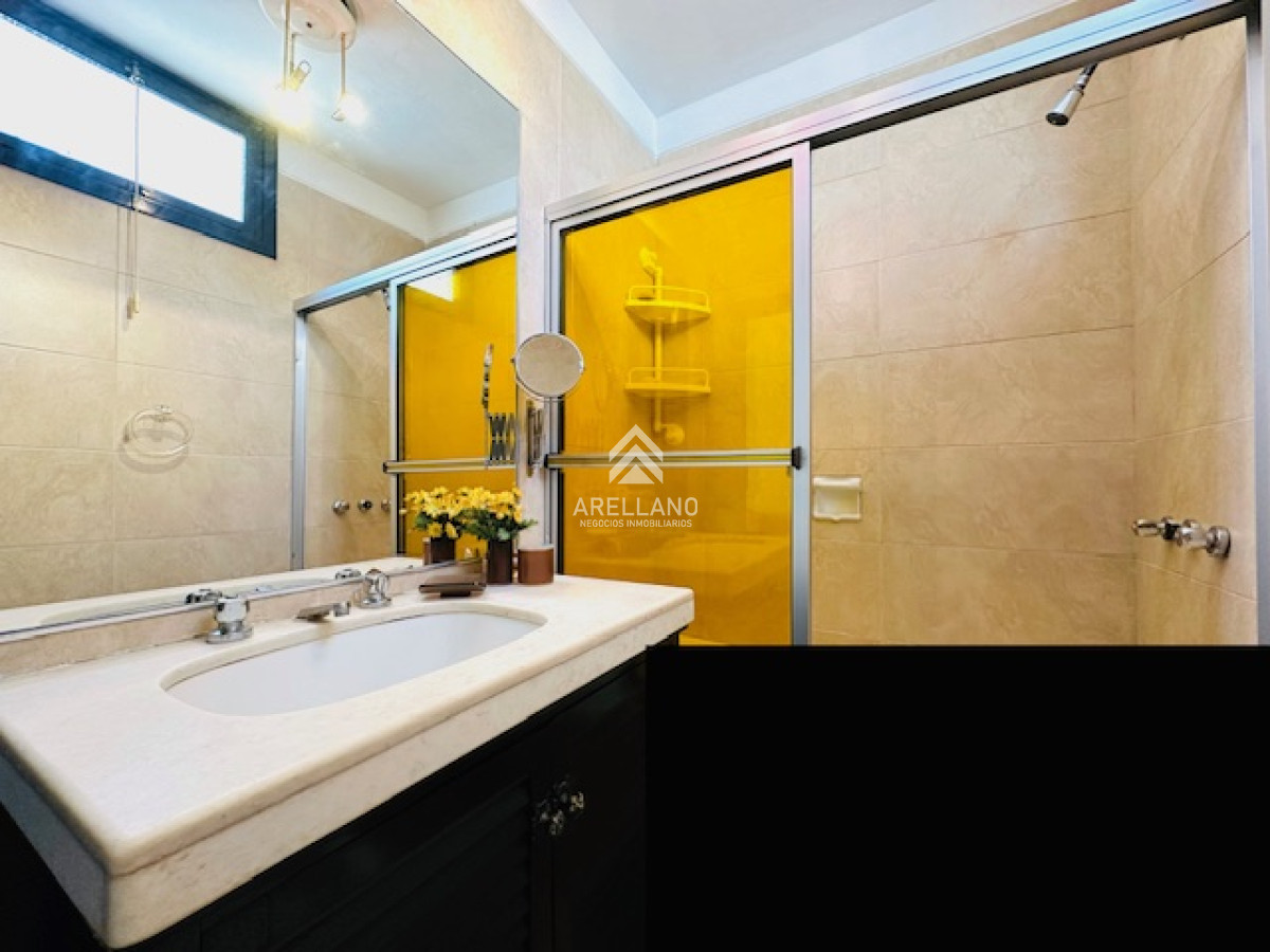 Apartamento ID.4306 - Venta apartamento 3 dormitorios y 2 baños a metros del Mar en Playa Mansa