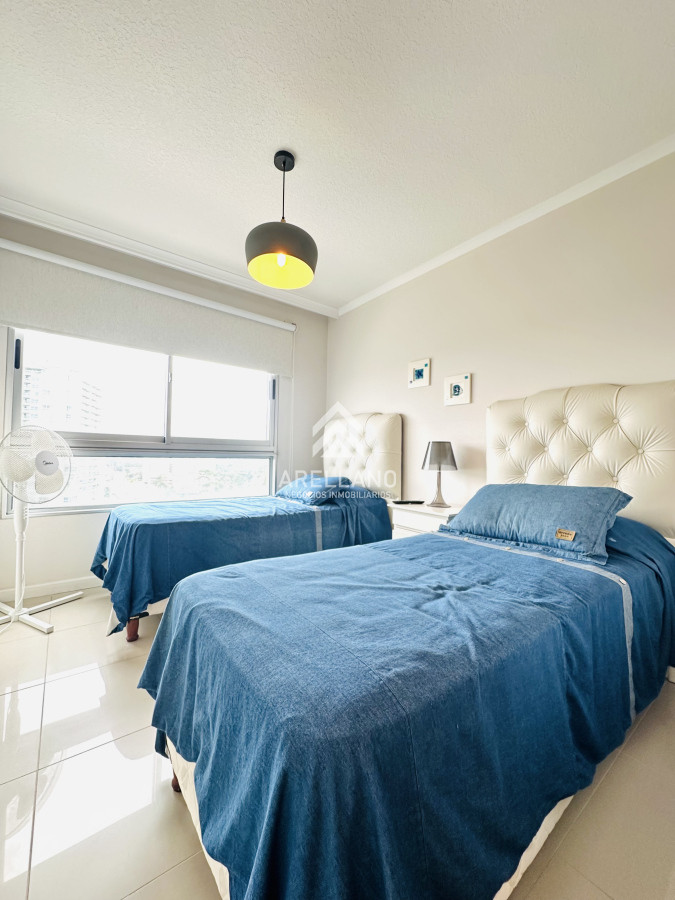 Apartamento ID.5618 - Apartamento de 3 Dormitorios en Venta, Ocean Drive Punta del Este