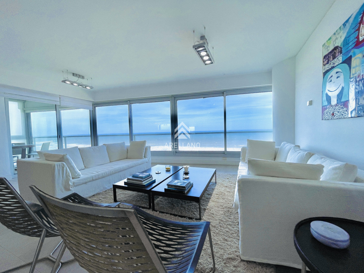Apartamento ID.5429 - Venta y alquiler temporario de apartamento de 3 dormitorios mas dependencia de servicio en Playa Brava
