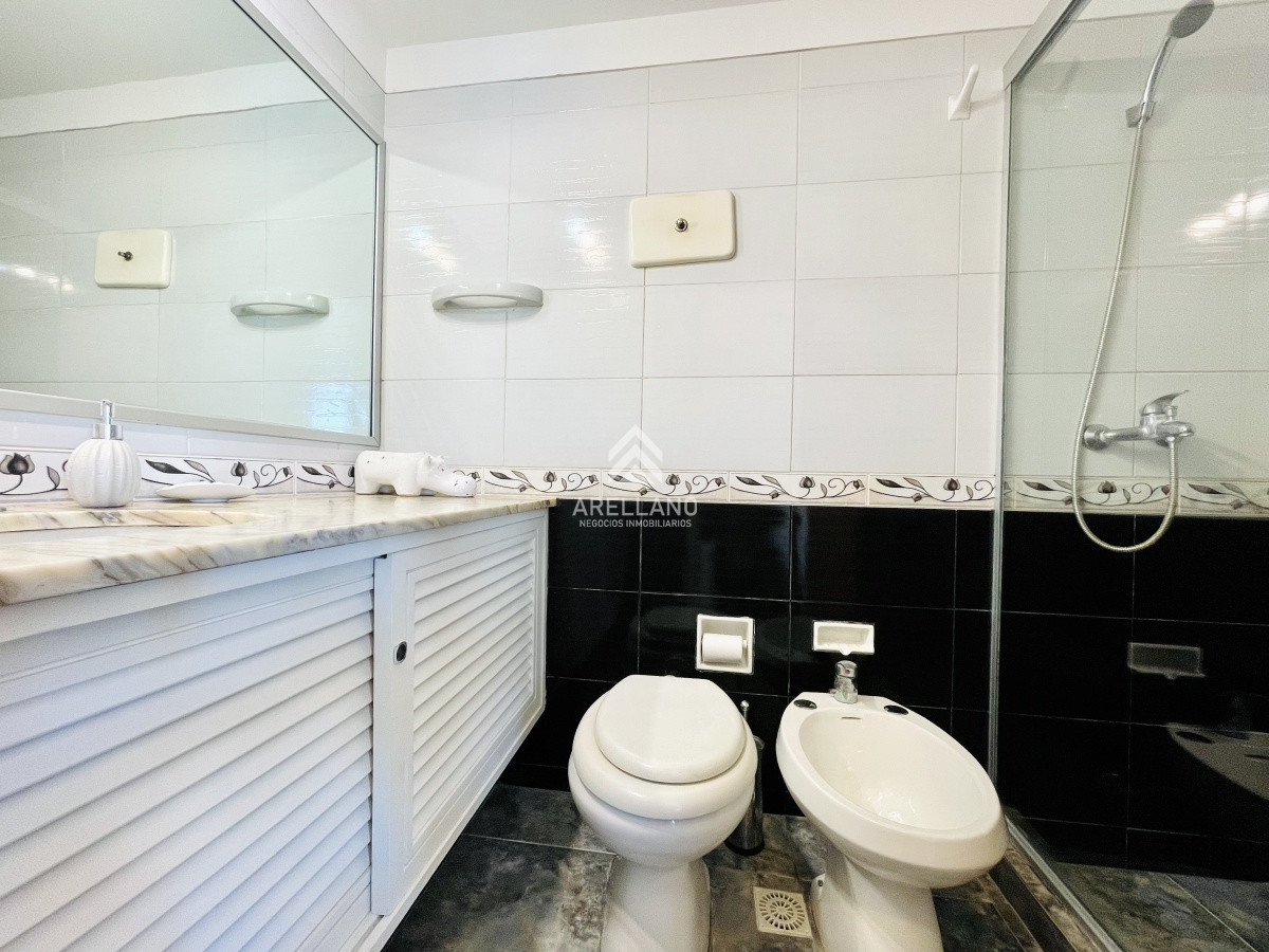Apartamento ID.6111 - Venta Apartamento 2 Dormitorios Reciclado, Península de Punta del Este