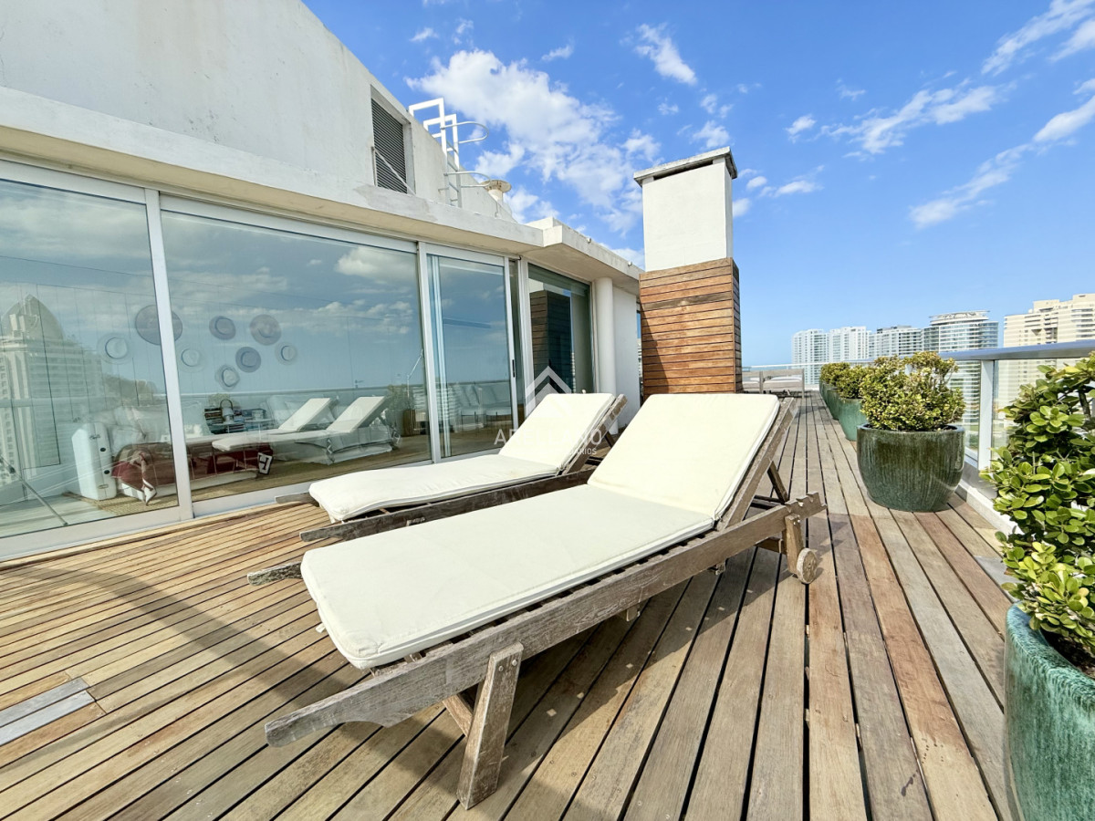 Apartamento ID.5840 - Venta Apartamento Penthouse 3 dormitorios con parrillero propio en alquiler temporario, Roosevelt Brava, Punta del Este