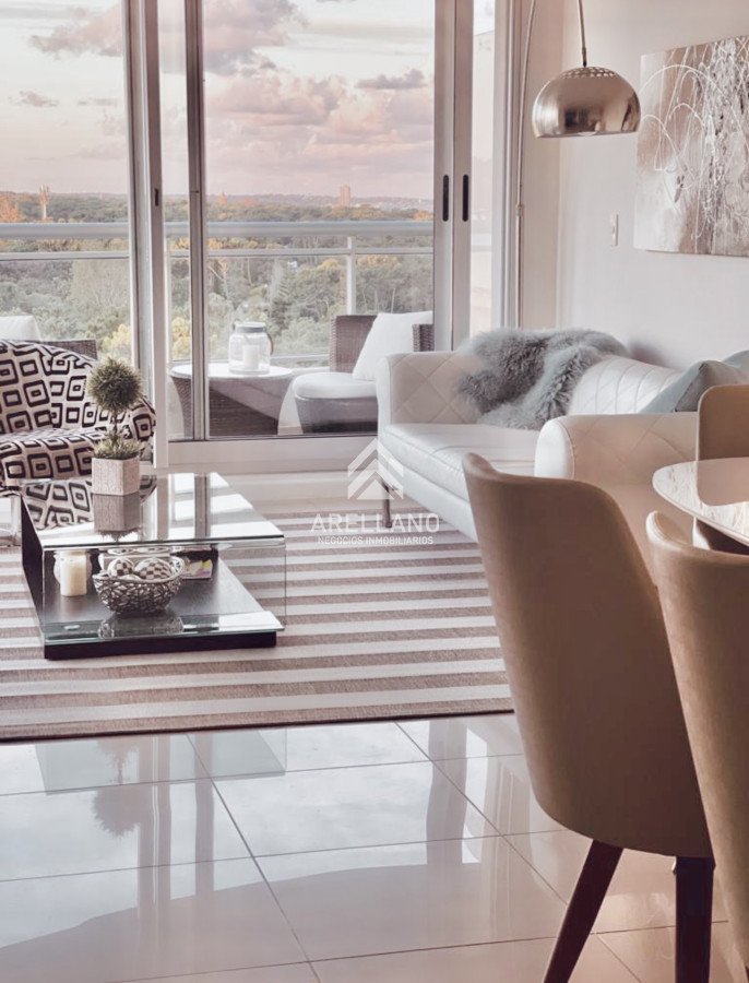 Apartamento ID.5618 - Apartamento de 3 Dormitorios en Venta, Ocean Drive Punta del Este