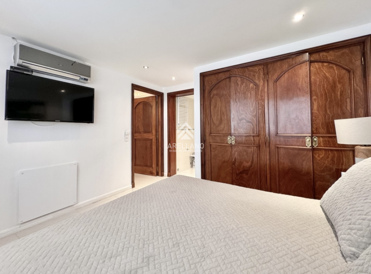 Apartamento ID.4978 - Apartamento de 6 Dormitorios Frente al Puerto de Punta del Este