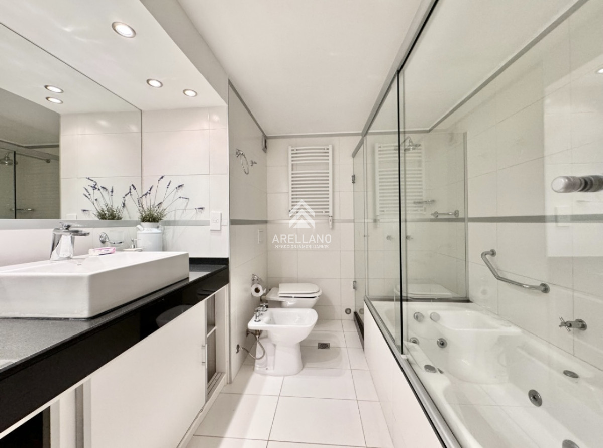 Apartamento ID.4978 - Apartamento de 6 Dormitorios Frente al Puerto de Punta del Este