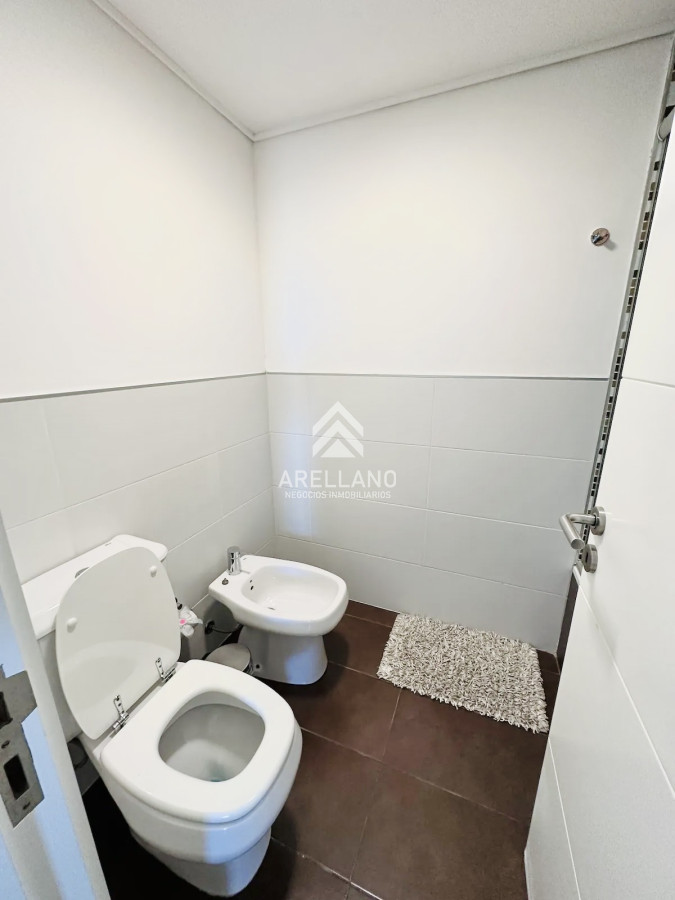 Apartamento ID.5141 - Moderno Apartamento de 2 Dormitorios y Medio en Torre con Servicios, Playa Brava