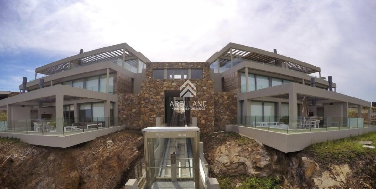 Apartamento ID.4951 - Venta Apartamento 2 Dormitorios y Parrillero en la Loma de la Ballena en exclusivo complejo