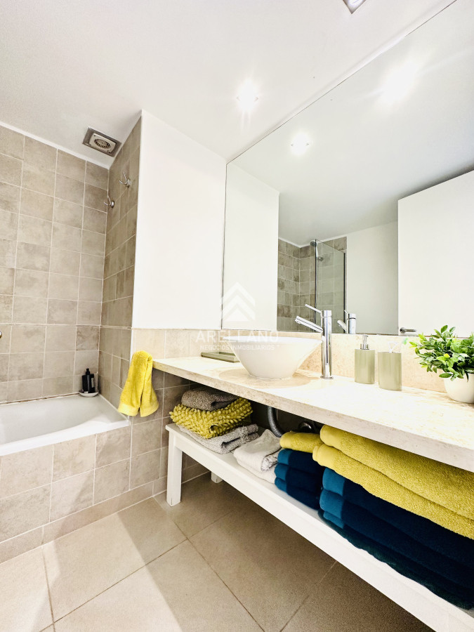 Apartamento ID.5304 - Alquiler temporario de magnífico apartamento de 3 dormitorios más dependencia en Punta Ballena 