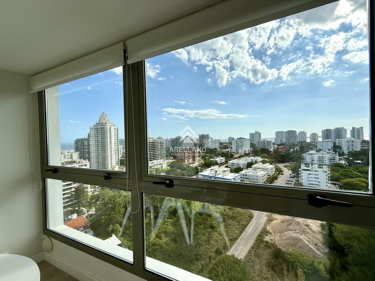 Apartamento ID.5840 - Venta Apartamento Penthouse 3 dormitorios con parrillero propio en alquiler temporario, Roosevelt Brava, Punta del Este