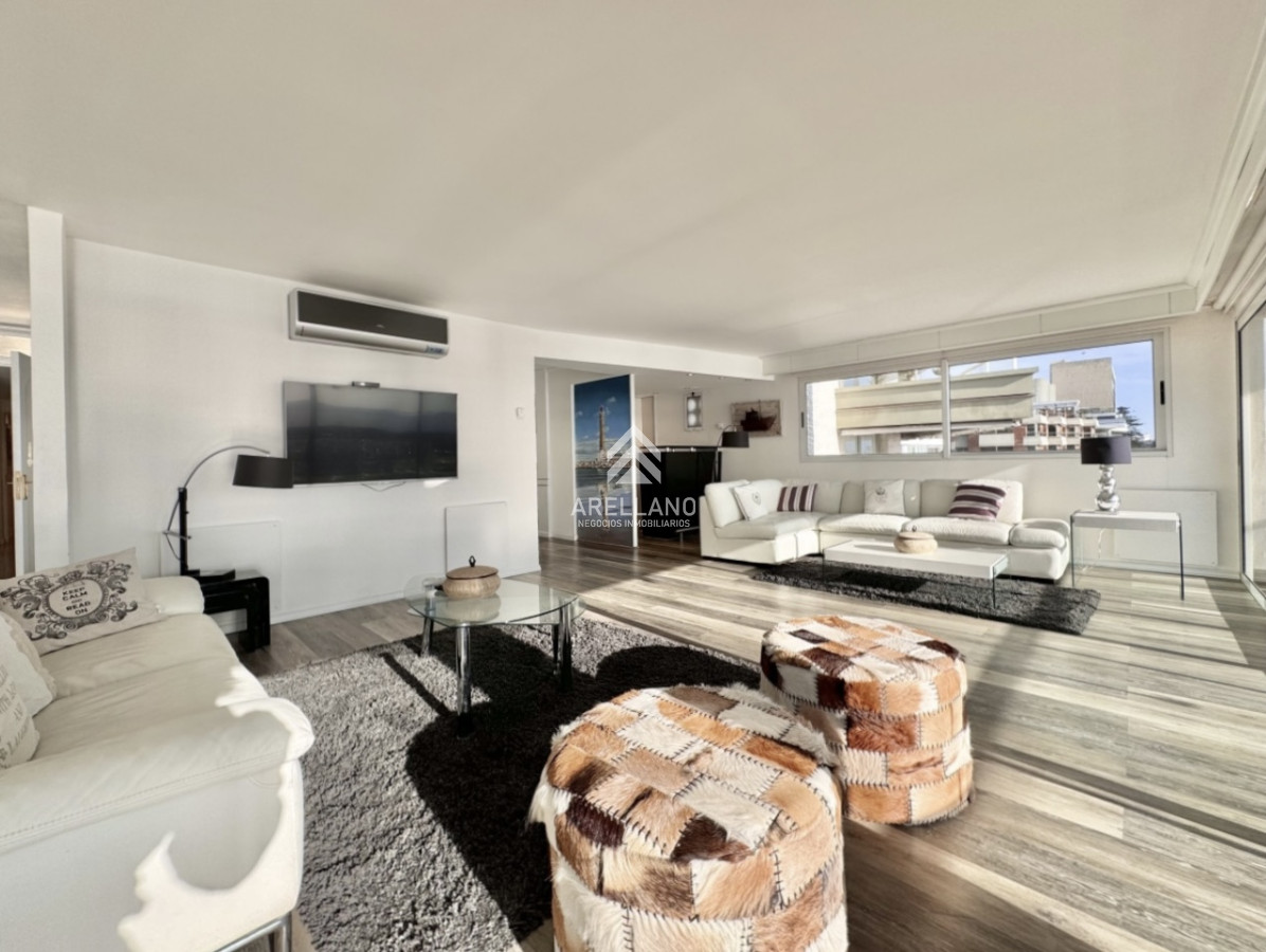 Apartamento ID.4978 - Apartamento de 6 Dormitorios Frente al Puerto de Punta del Este