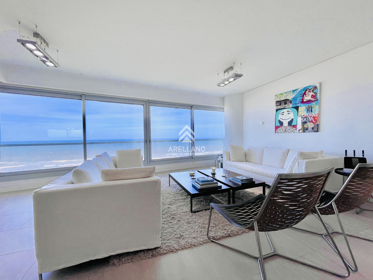 Apartamento ID.5429 - Venta y alquiler temporario de apartamento de 3 dormitorios mas dependencia de servicio en Playa Brava