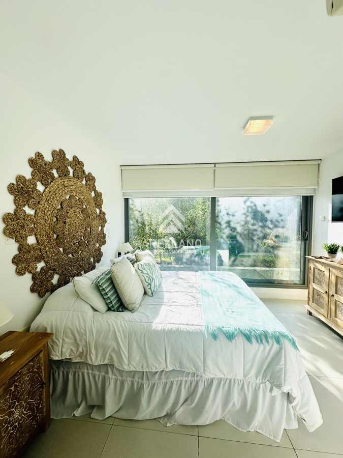 Apartamento ID.4951 - Venta Apartamento 2 Dormitorios y Parrillero en la Loma de la Ballena en exclusivo complejo