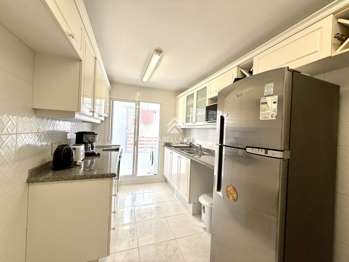 Apartamento ID.5736 - Alquiler temporario apartamento esquinero 3 dormitorios más dependencia de servicio sobre Playa Mansa, Punta del Este