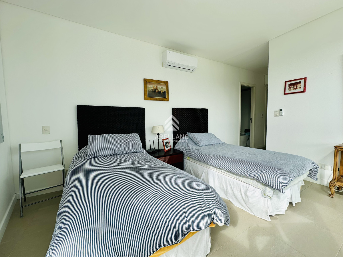 Apartamento ID.5178 - Oportunidad en Venta! Apartamento sobre playa Brava de 3 Dormitorios más Dependencia, Torre Le Parc
