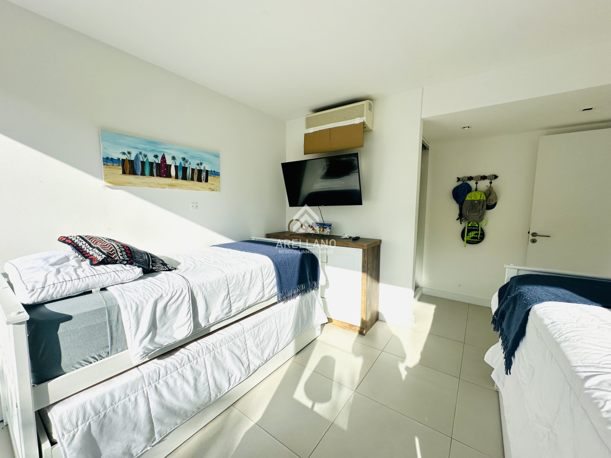 Apartamento ID.4951 - Venta Apartamento 2 Dormitorios y Parrillero en la Loma de la Ballena en exclusivo complejo