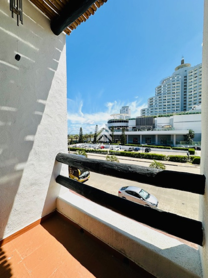 Apartamento ID.4306 - Venta apartamento 3 dormitorios y 2 baños a metros del Mar en Playa Mansa