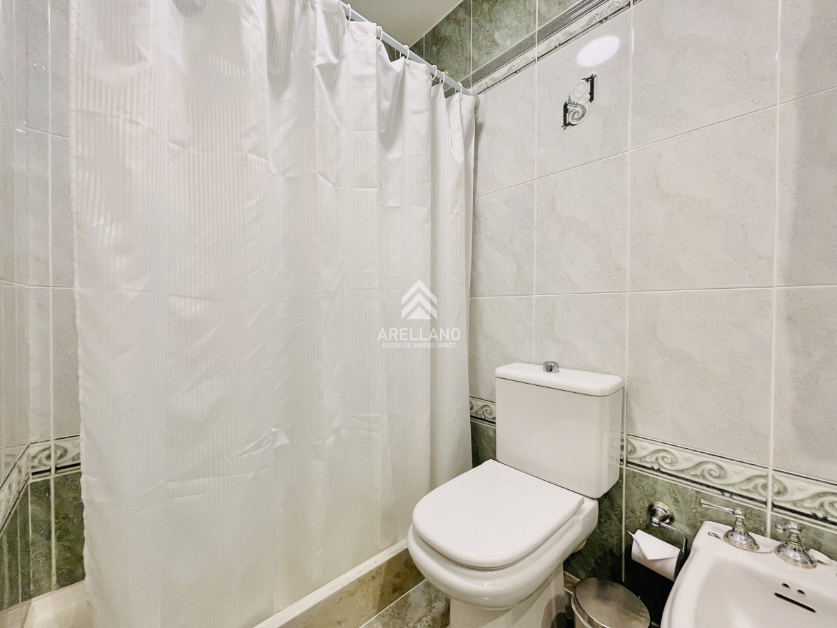 Apartamento ID.3995 - Apartamento de 3 Dormitorios sobre Playa Mansa, en Venta y Alquiler, Punta del Este
