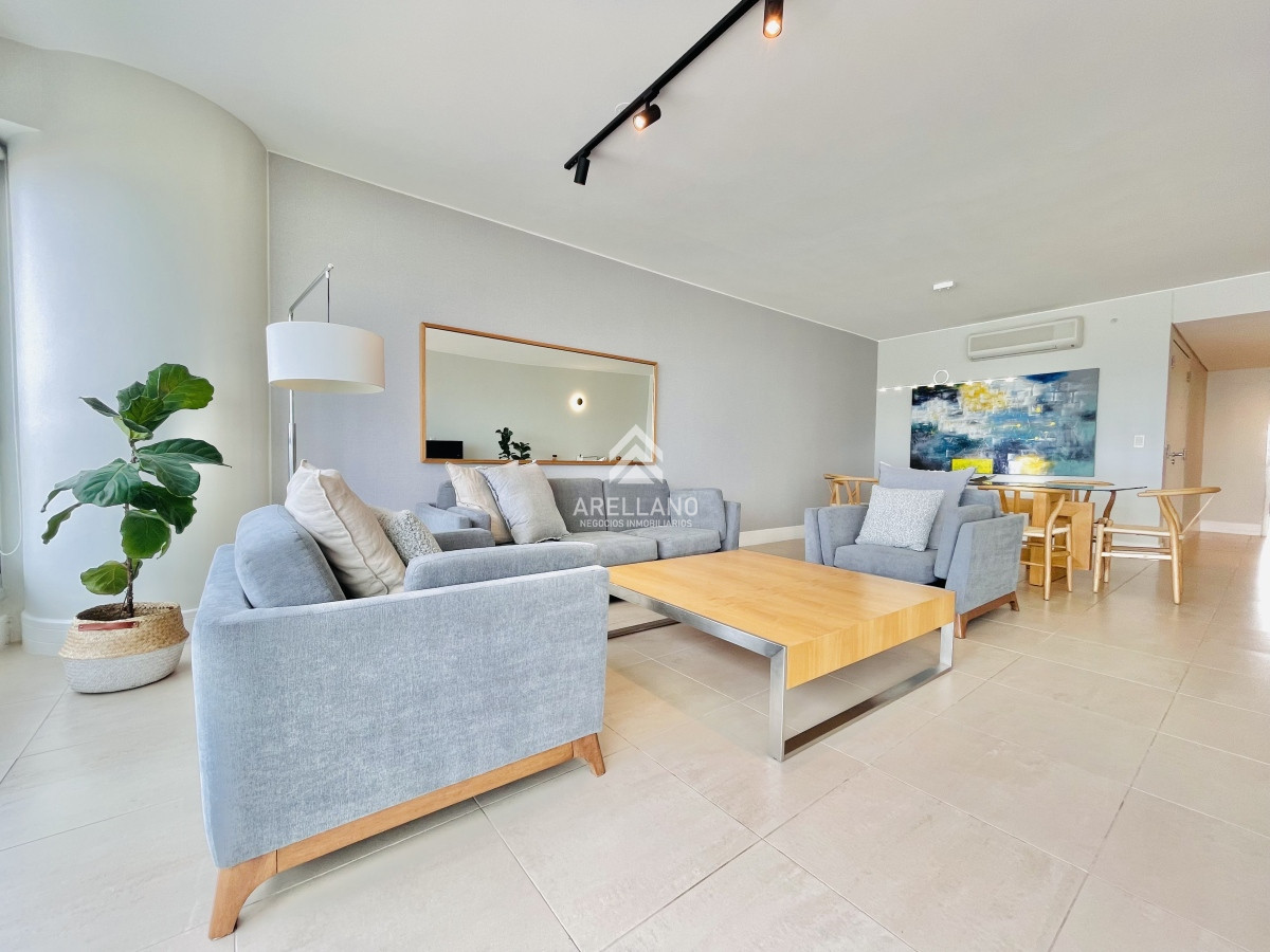 Apartamento ID.3986 - Moderno Apartamento de 2 Dormitorios en Le Parc, Playa Brava. Punta del Este 