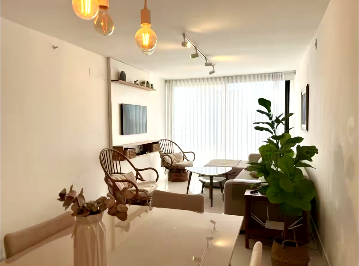 Apartamento ID.4956 - Alquiler temporal de apartamento de 2 dormitorios con 2 baños en excelente ubicación entre playas mansa y brava 