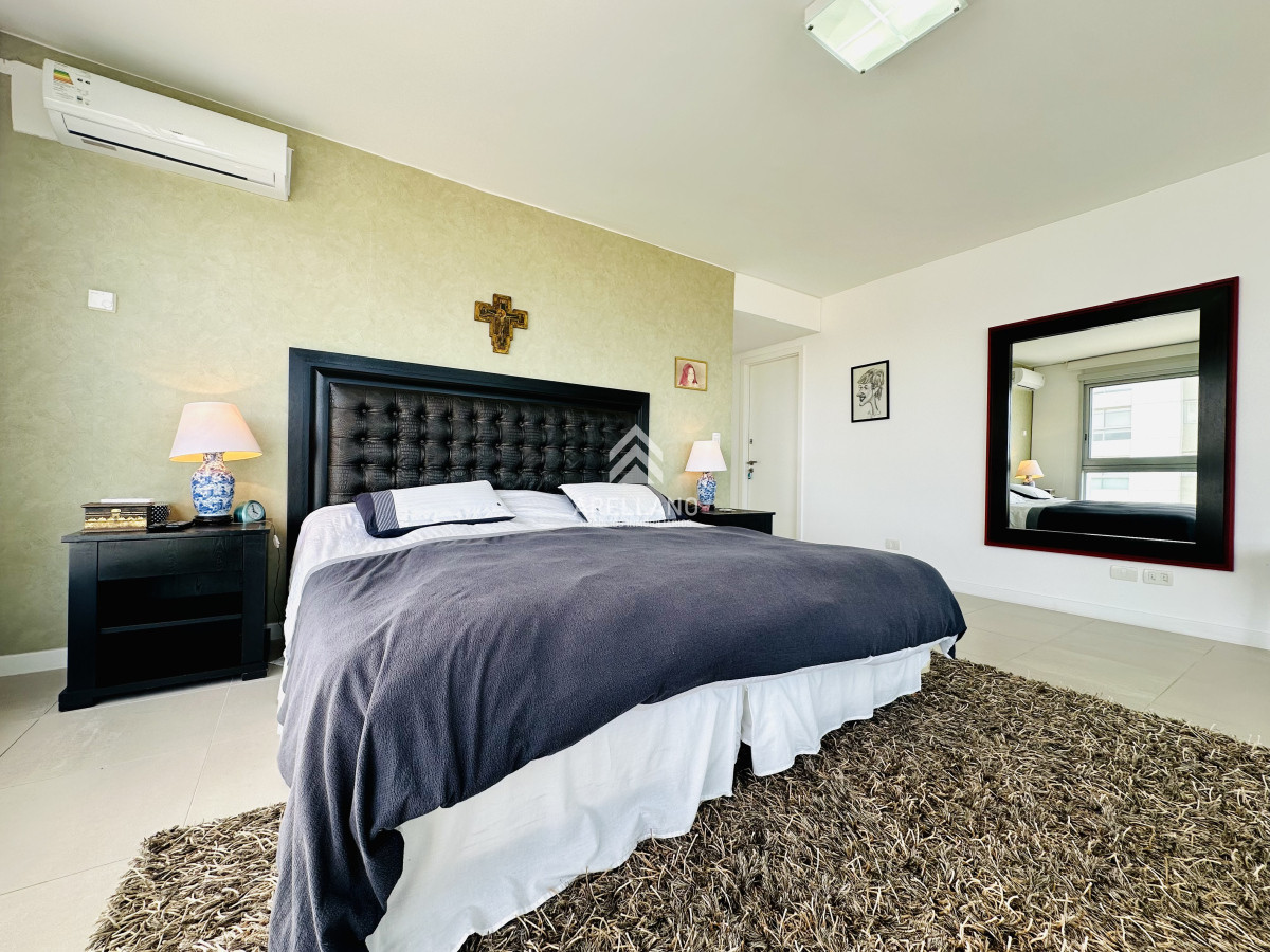 Apartamento ID.5178 - Oportunidad en Venta! Apartamento sobre playa Brava de 3 Dormitorios más Dependencia, Torre Le Parc