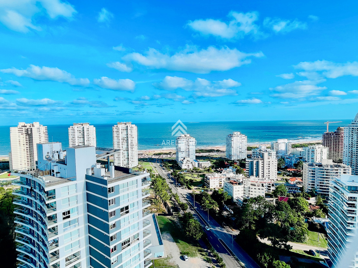 Apartamento ID.4557 -  Exclusivo Penthouse de 3 Dormitorios con Vistas panorámicas a Playa Brava, en Venta