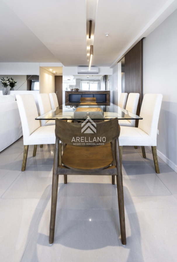 Apartamento ID.5179 - Moderno Penthouse con Vista al Mar, en Playa Brava, 3 Dormitorios con Parrillero y Dependencia de servicio