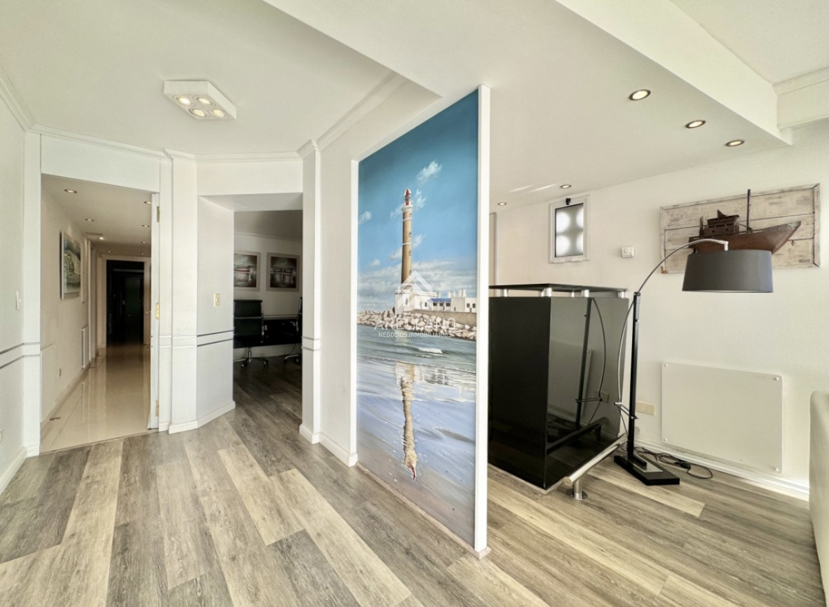 Apartamento ID.4978 - Apartamento de 6 Dormitorios Frente al Puerto de Punta del Este
