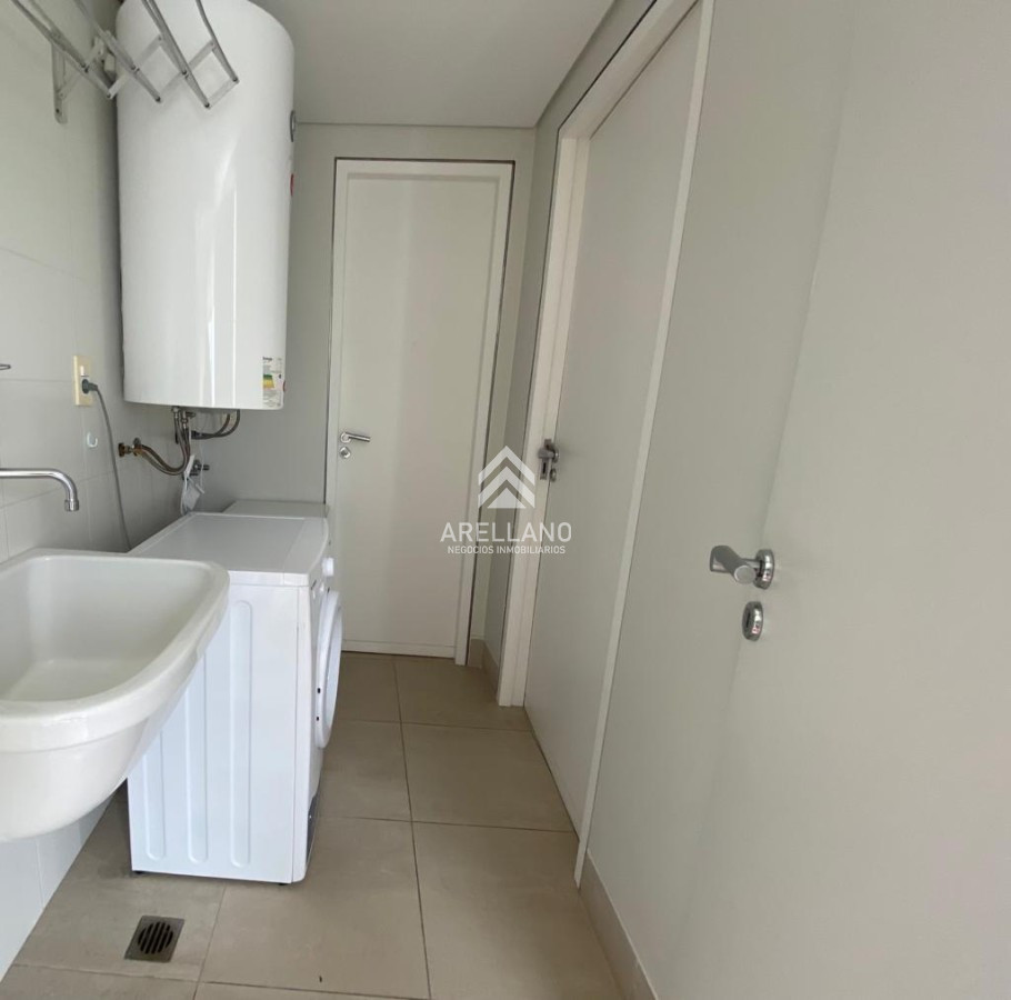 Apartamento ID.3986 - Moderno Apartamento de 2 Dormitorios en Le Parc, Playa Brava. Punta del Este 