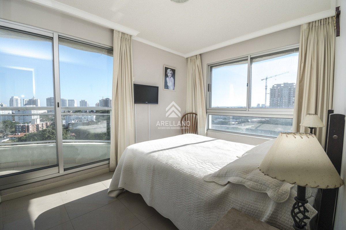 Apartamento ID.6025 - Venta Apartamento 2 Dormitorios en Ocean Drive, Punta del Este