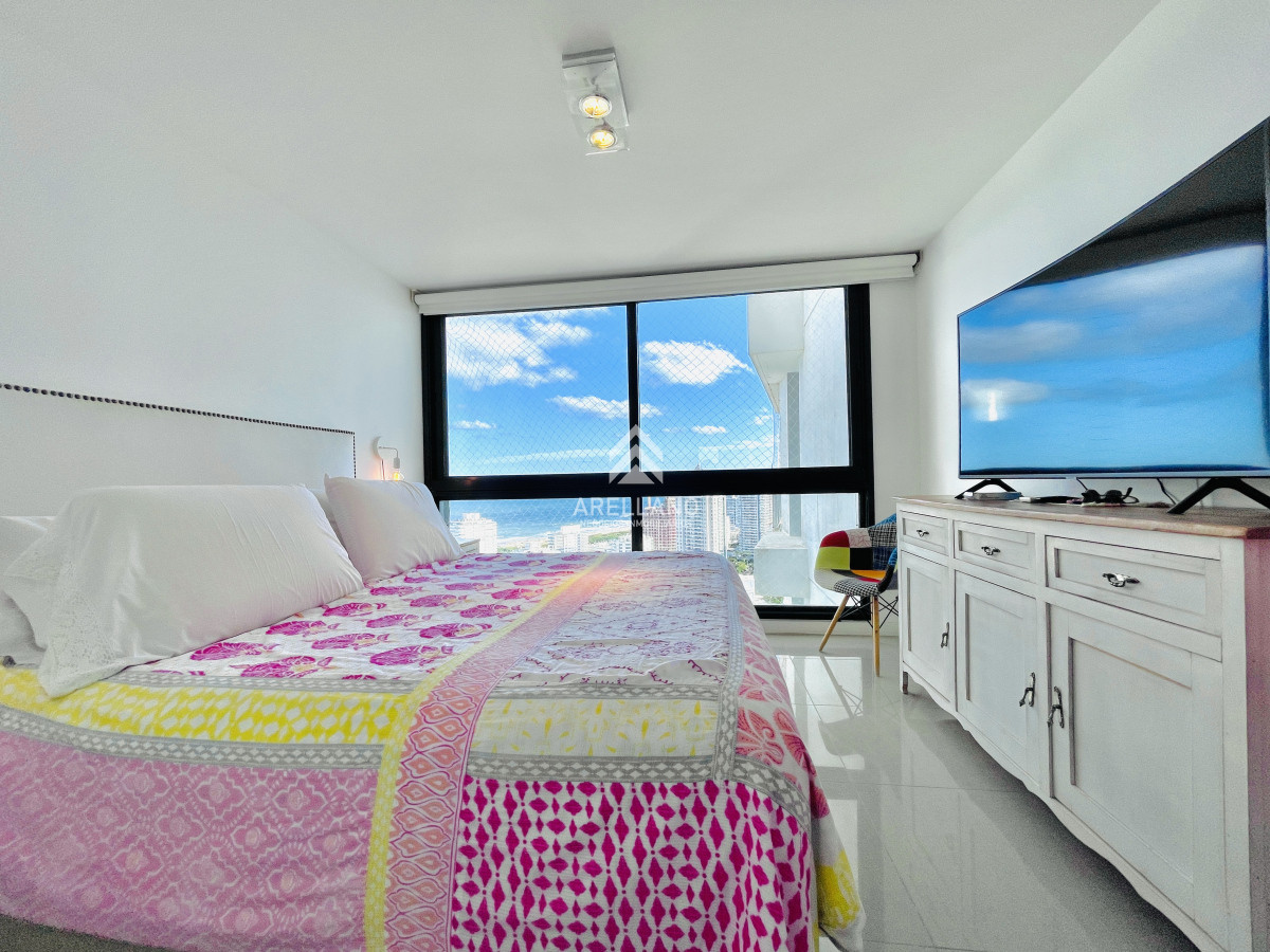 Apartamento ID.4557 -  Exclusivo Penthouse de 3 Dormitorios con Vistas panorámicas a Playa Brava, en Venta
