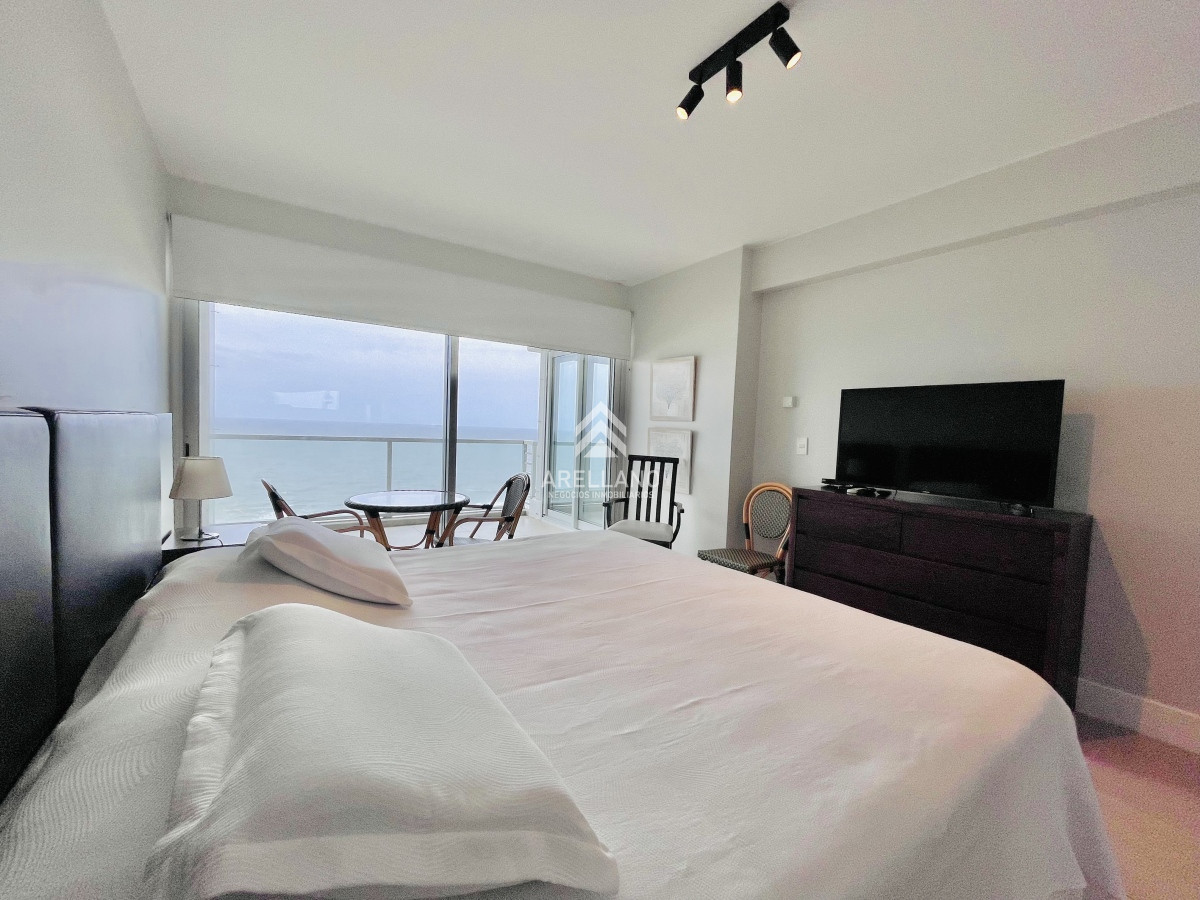 Apartamento ID.3986 - Moderno Apartamento de 2 Dormitorios en Le Parc, Playa Brava. Punta del Este 