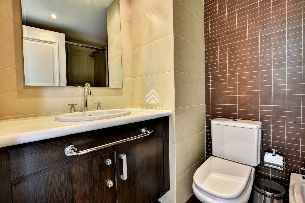 Apartamento ID.4953 - Apartamento 3 Dormitorios en Imperiale, Frente al Mar  