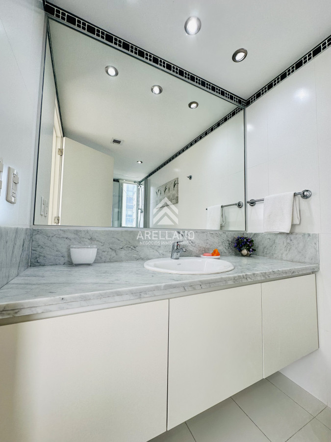 Apartamento ID.5178 - Oportunidad en Venta! Apartamento sobre playa Brava de 3 Dormitorios más Dependencia, Torre Le Parc