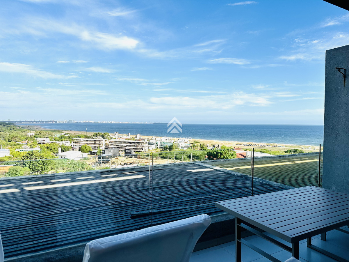 Apartamento ID.4951 - Venta Apartamento 2 Dormitorios y Parrillero en la Loma de la Ballena en exclusivo complejo