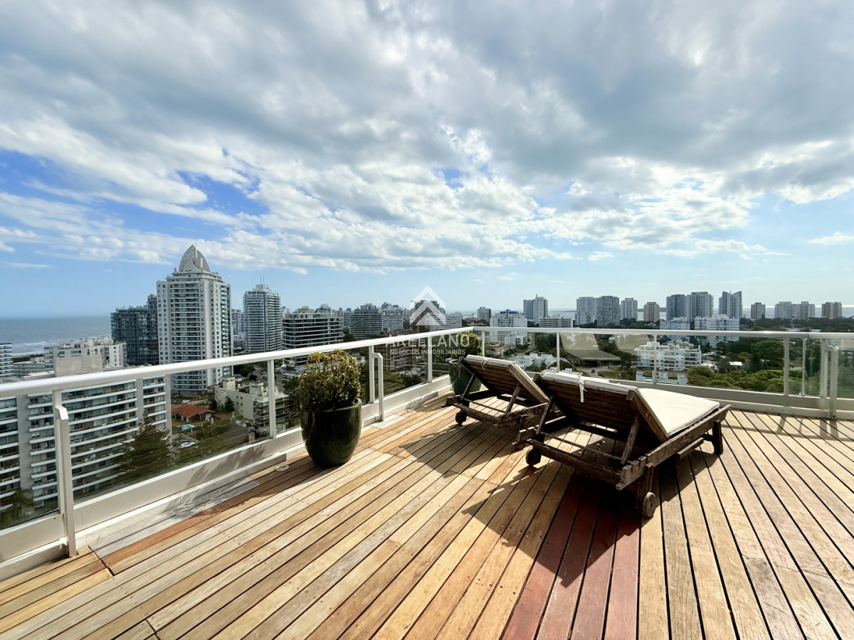 Apartamento ID.5840 - Venta Apartamento Penthouse 3 dormitorios con parrillero propio en alquiler temporario, Roosevelt Brava, Punta del Este