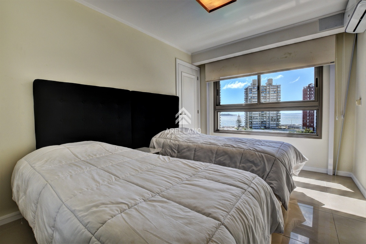 Apartamento ID.4953 - Apartamento 3 Dormitorios en Imperiale, Frente al Mar  