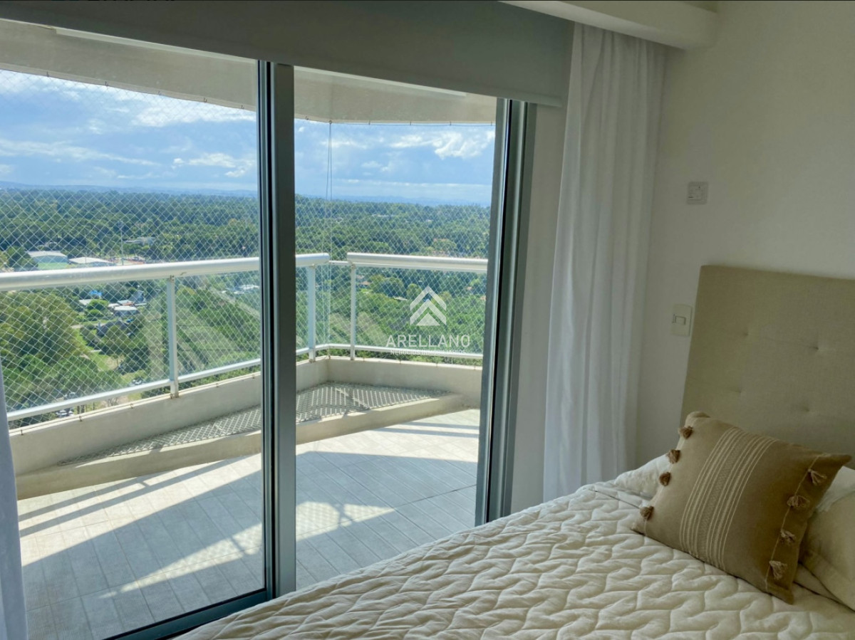 Apartamento ID.5532 - Venta apartamento piso alto de 2 dormitorios más servicio en playa brava 